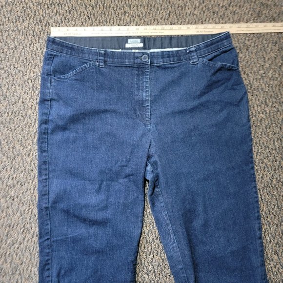 EUC LL Bean Classic Fit Plus Size Denim Capris Size 22W - Picture 7 of 15